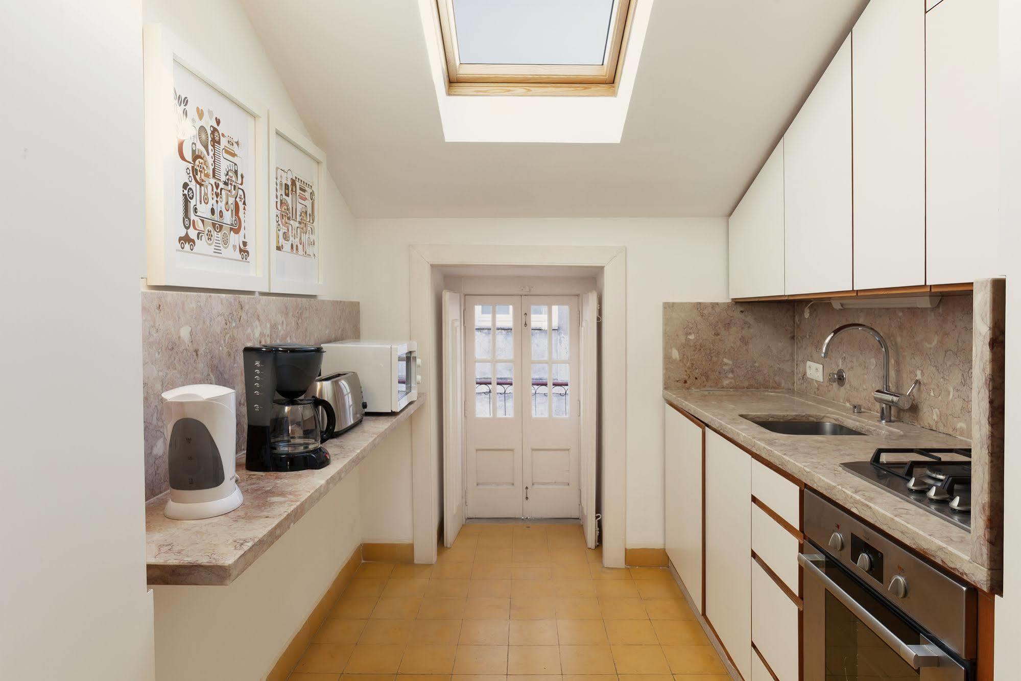 Freedom Serviced Apartments - Cais Do Sodre Lissabon Exterior foto